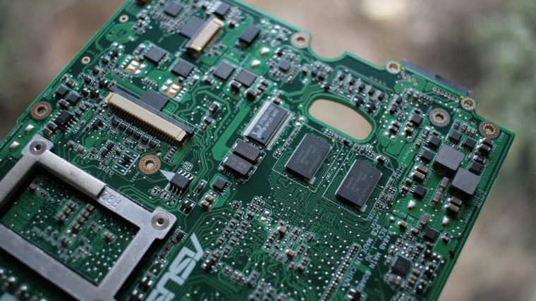 CLM recibirá 1,1 millones de euros para formar a especialistas en microelectrónica y semiconductores