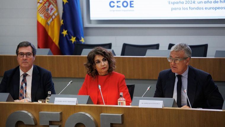 Las empresas piden menos 'papeleo' para los fondos europeos y Montero responde que tiene que haber controles