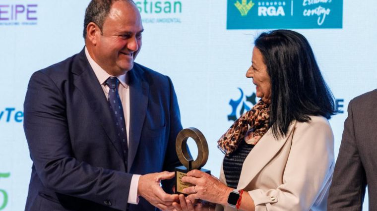 El Gobierno de Castilla-La Mancha felicita a Cooperativas Agroalimentarias por sus 35 años de trabajo vertebrando a la región