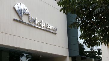 El principal banco de CLM se niega a abonar la paga variable a toda la plantilla tras obtener 267 millones de beneficio