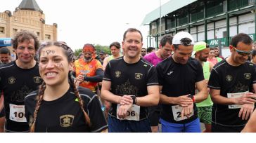 La XX Carrera Popular de los Bomberos de Toledo reúne a casi 300 participantes, entre ellos el alcalde Carlos Velázquez