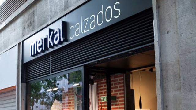 La inminente venta de Merkal Calzados compromete a sus diez tiendas en la Región