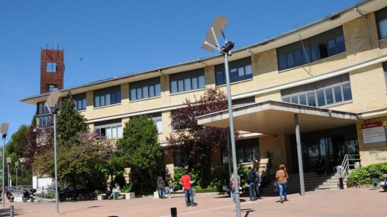 Estudiantes de la UCLM en Cuenca preparan una acampada en el campus en apoyo al pueblo palestino el 22 de mayo