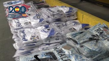 Requisadas más de 11 toneladas de camisetas falsas de fútbol que se venderían en final de Champions y EurocopA