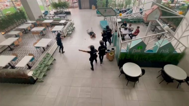 Más de una veintena de efectivos de la Policía Nacional intervienen en un escenario de ataque con arma blanca en Luz del Tajo