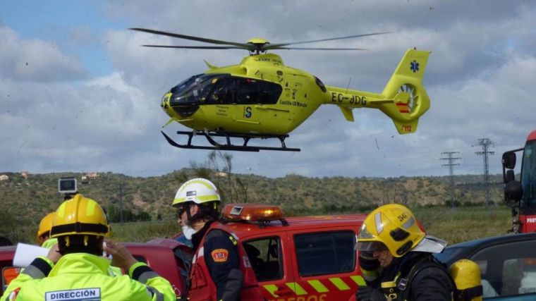 Evacuado en helicóptero un trabajador de 63 años tras recibir una descarga eléctrica en El Bonillo 