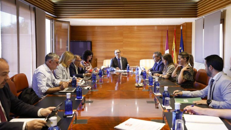 El próximo Pleno aborda la ley de créditos por gastos de las elecciones y debates sobre educación, infraestructuras sanitarias y residencias de mayores