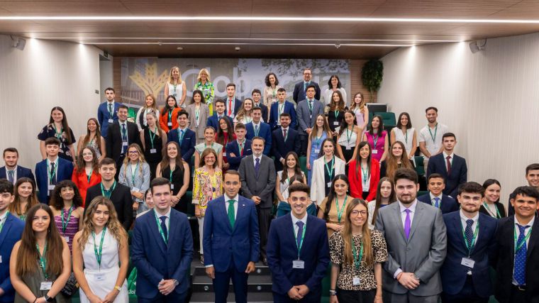 Globalcaja da la bienvenida a los estudiantes que se incorporan al Programa de Oportunidad al Talento que alcanza ya las 114 becas en 2024 