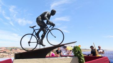La estatua de Bahamontes vuelve a lucir en Toledo en el día en que el ciclista hubiera cumplido 96 años 