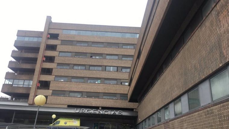 Herido grave un trabajador tras aplastarse la pierna con una puerta en Albacete
