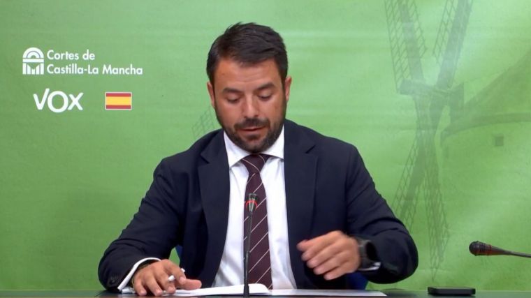 Vox anima a Page a 'romper el carné del Partido Socialista' tras su rechazo al cuerdo de financiación anunciado por ERC