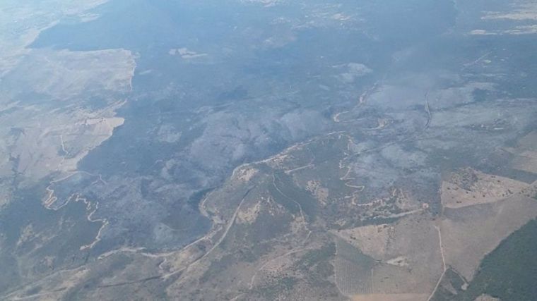 El incendio de La Estrella (Toledo) baja a nivel 0 pero continúan las labores de extinción tras calcinar 2.500 hectáreas