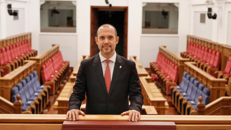 Bellido celebra 42 años de Estatuto de Autonomía confiando en que el nuevo texto “mejorará la calidad de vida de la ciudadanía y la cohesión con España”