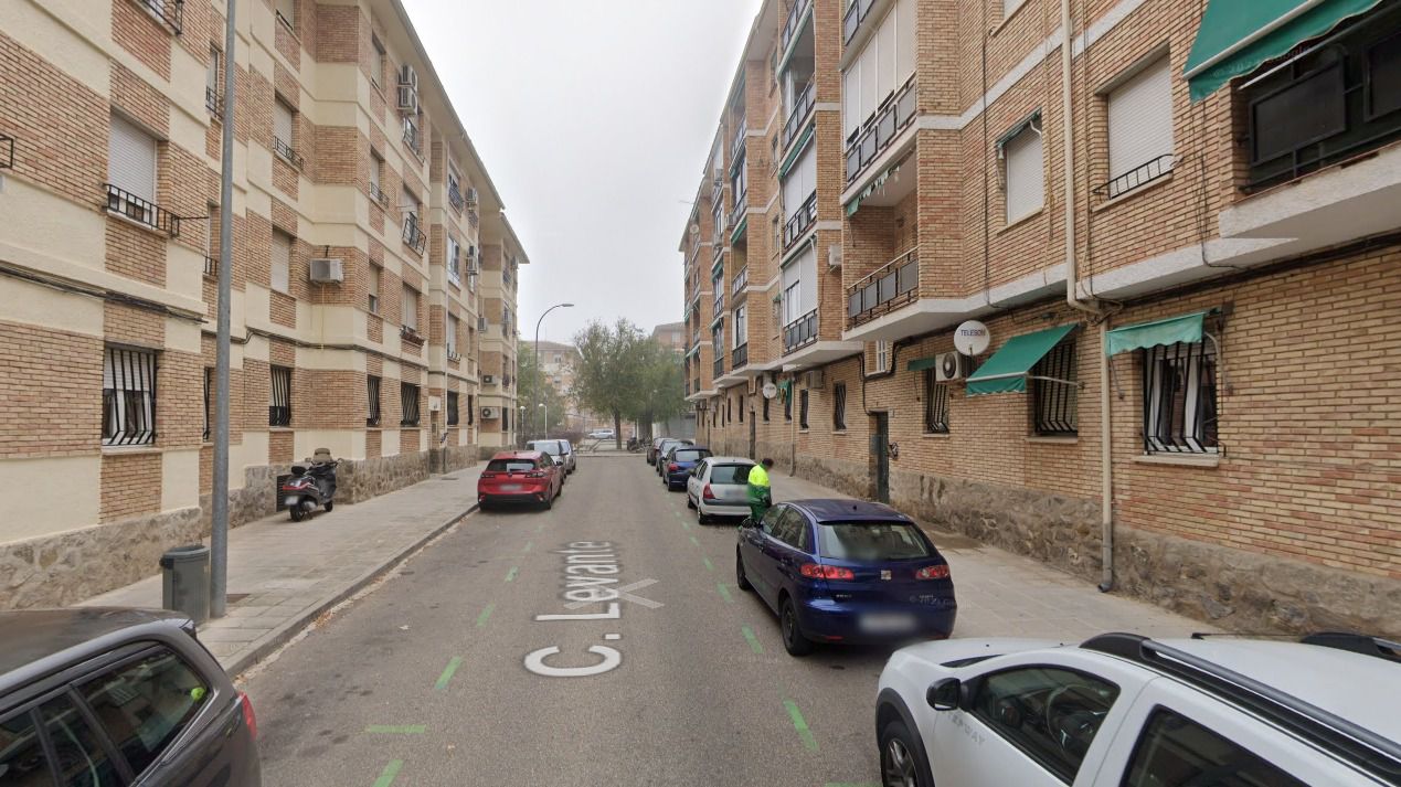 Desalojan de madrugada un edificio de cuatro plantas en Toledo por un falso aviso de incendio