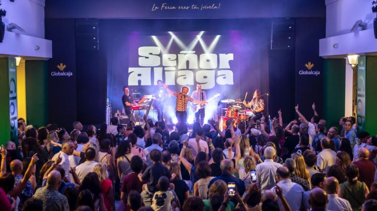 El lleno de la banda indie ‘Sr Aliaga’ abrió la programación musical del Stand de Globalcaja en la Feria de Albacete