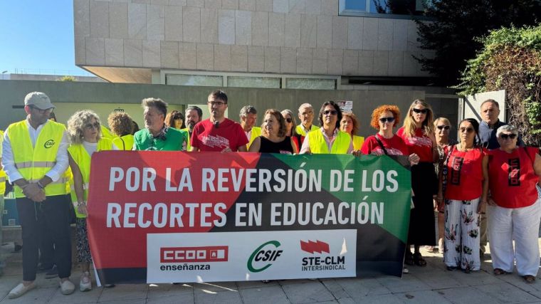 STE, CSIF y CCOO calientan motores para la huelga del profesorado: 'Nos sobran los motivos'