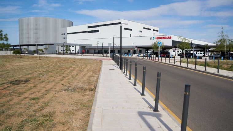 Siete heridos, cuatro de ellos menores, tras chocar un vehículo contra otro que estaba parado en Santa Cruz de la Zarza