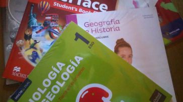 Educación admite que el Banco de Libros ha aumentado la carga de trabajo de los centros 