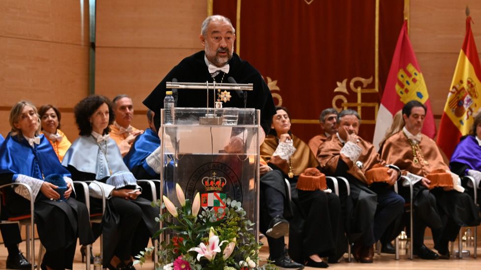 Julián Garde volverá a presentarse a la reelección como rector de la Universidad de Castilla-La Mancha