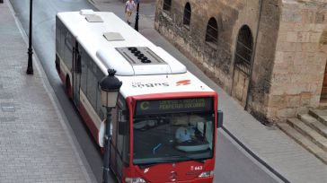La Junta amplía en 168.000 euros la ayuda para reducir el coste del billete de autobús