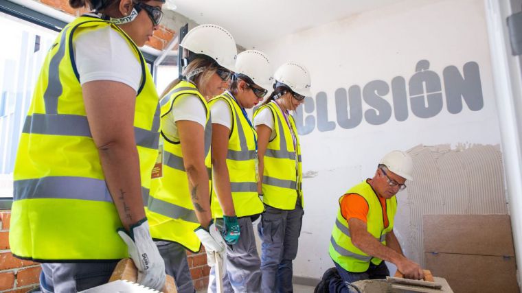 Holcim y Ella Construye celebran el II Campamento de Construcción para Mujeres en Castilla-La Mancha