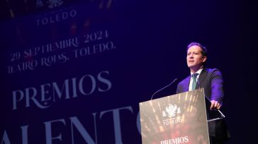 Velázquez muestra su compromiso con los jóvenes en la primera edición de los Premios Talento Joven de la capital