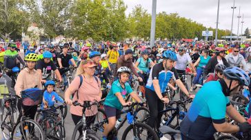 Más de 2.500 ciclistas inundan las calles de Ciudad Real en su Día de la Bicicleta