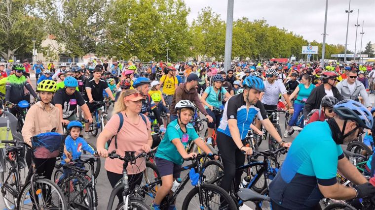 Más de 2.500 ciclistas inundan las calles de Ciudad Real en su Día de la Bicicleta