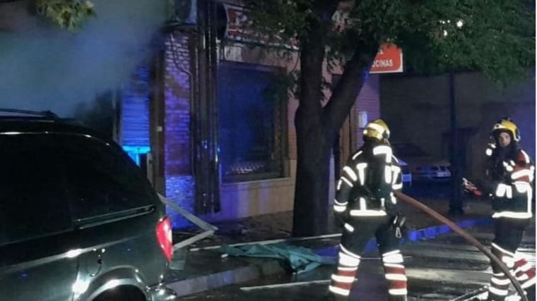 El incendio de un local obliga a desalojar a 27 vecinos de un edificio en Pantoja