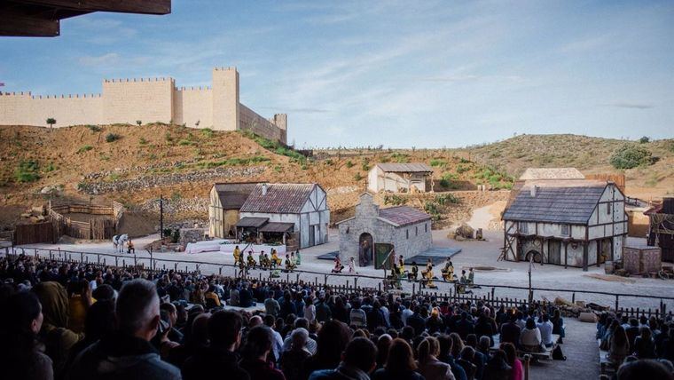 Page abre la puerta a que Farcama se pueda celebrar en las instalaciones de Puy du Fou