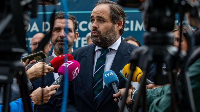 Núñez propone a la Junta medidas para la generación de puestos de trabajo en la artesanía para “no perder un oficio que es santo y seña de la región”