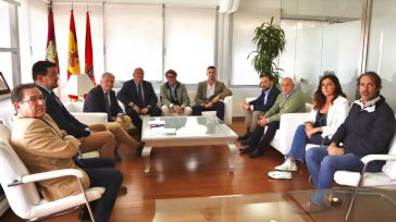 Varias organizaciones se unen al alcalde de Ciudad Real contra la implantación de un centro de inmigrantes en el aeropuerto 