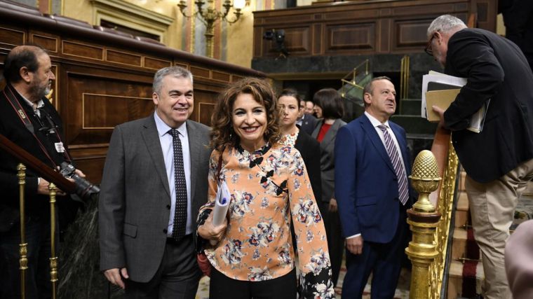 Montero promete a Junts mejorar la ejecución presupuestaria en Cataluña para contar con su apoyo a los PGE