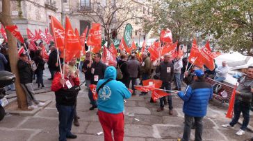 Los conductores de autobús de CLM reclaman jubilarse a los 60 años para "mejorar" la seguridad vial: "La fatiga mata"