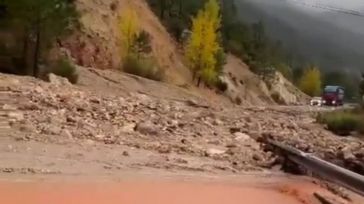 Cortada totalmente la CM-412 a su paso por Molinicos (Albacete) por deslizamiento de tierra