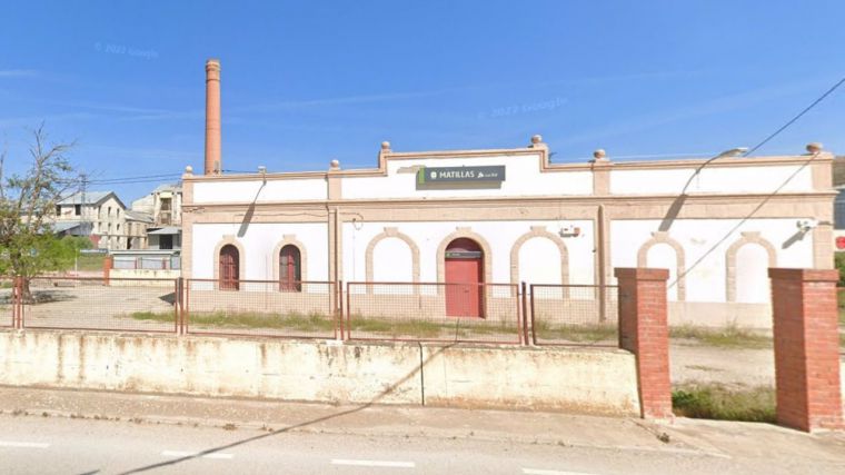 El descarrilamiento de un tren de mercancías peligrosas en Guadalajara obliga a cortar el tráfico ferroviario y una carretera