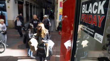 Los españoles gastarán 967 euros en la campaña de Navidad y rebajas de invierno, un 33% más