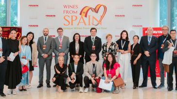 Valverde explica a importadores vietnamitas en Ho Chi Minh por qué FENAVIN es la feria del vino español más importante del mundo