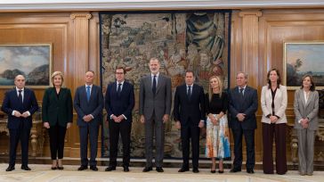 El Rey analiza con empresarios, sindicatos, autónomos, aseguradoras y bancos el impacto económico de la DANA