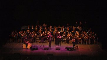 Rozalén canta en Cuenca con Letur en el alma para comenzar a quitarle barro a la esperanza