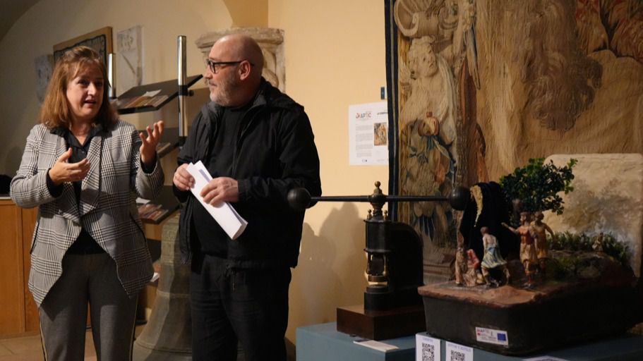 Un tapiz de la Catedral de Cuenca se transforma en una maqueta táctil para personas con discapacidad visual