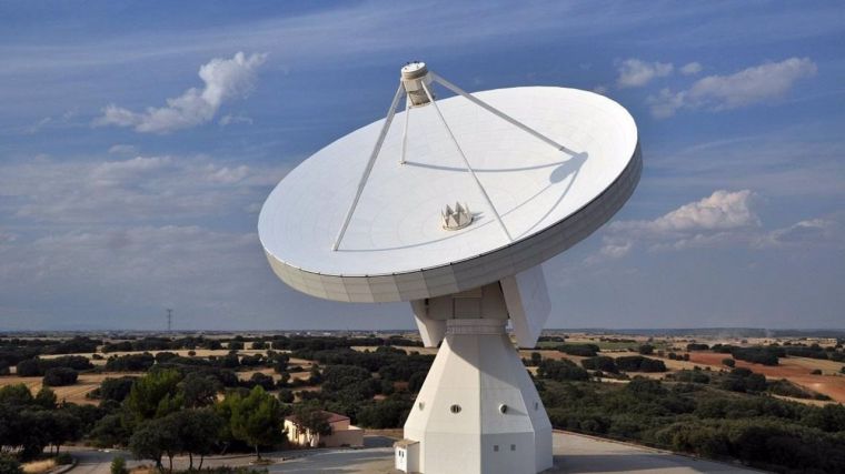 El gran radiotelescopio del Observatorio de Yebes detecta nuevas especies moleculares en el cosmos