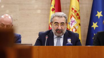Sanz afirma que las cuentas del 2025 'consolidan y mejoran' la sanidad regional frente a las críticas de PP y Vox
