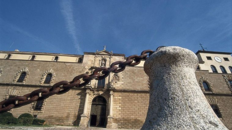 La aparición de un artefacto explosivo obliga a desalojar un colegio en Toledo