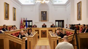 El Pleno del Ayuntamiento aprueba nombrar ‘Embajadores de Toledo’ a los alumnos de la Academia de Infantería