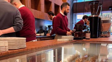 Zara inaugura su primer "Zacaffé", la cafetería del buque insignia de Amancio Ortega