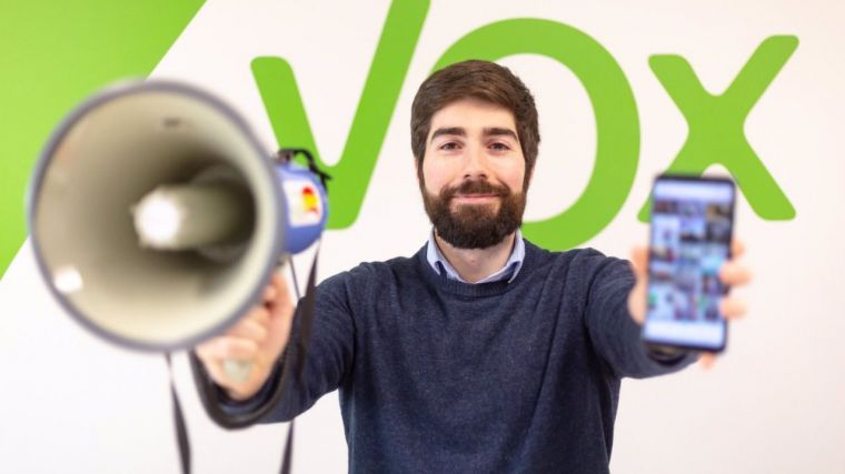 Un Diputado de Vox por Toledo ensalza el 'progreso y reconciliación' del franquismo y el PSOE exige al PP que rompa pactos de Gobierno