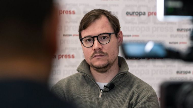 IU pide a Núñez retirar la enmienda que limita el número de diputados y le acusa de 'hacer peligrar' el nuevo estatuto