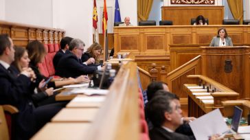 El Pleno aprueba cinco resoluciones sobre violencia de género, financiación autonómica y servicio de hemodiálisis en Hellín 