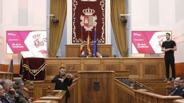 Acto institucional, iluminación de la fachada de San Gil y jornada de puertas abiertas, en la celebración del Día de la Constitución en las Cortes de Castilla-La Mancha